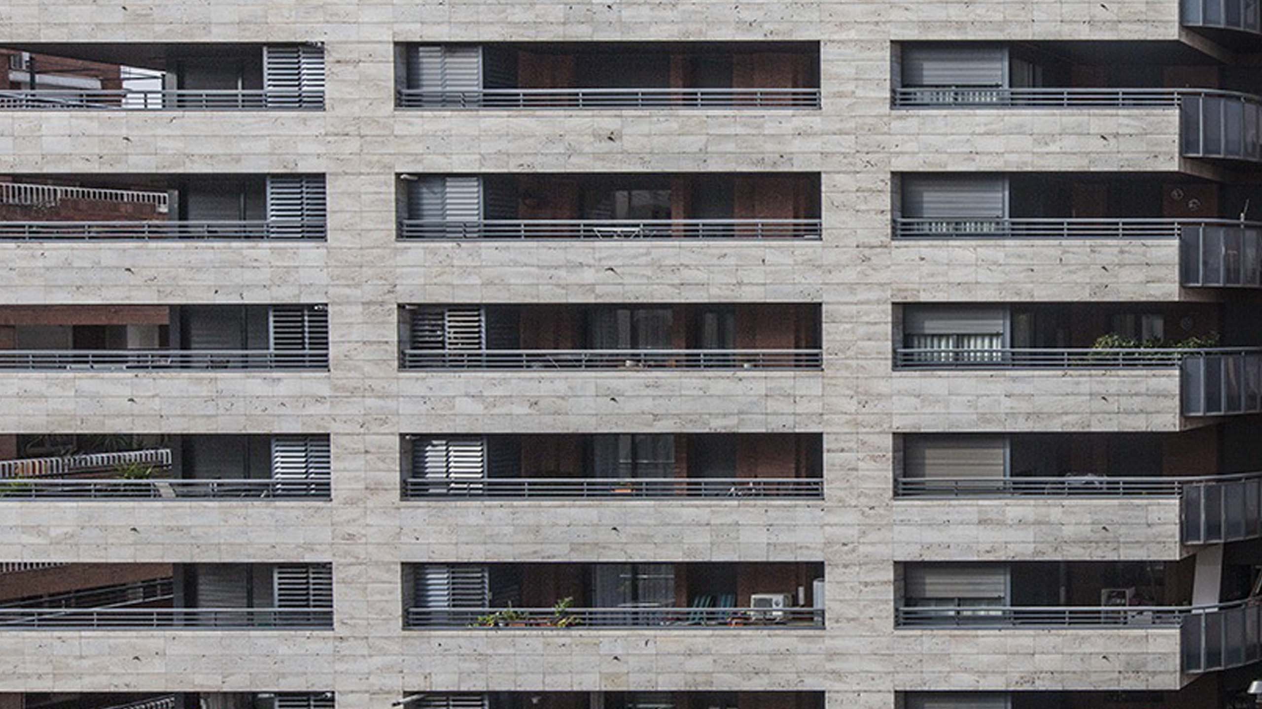 36 Viviendas + Locales comerciales